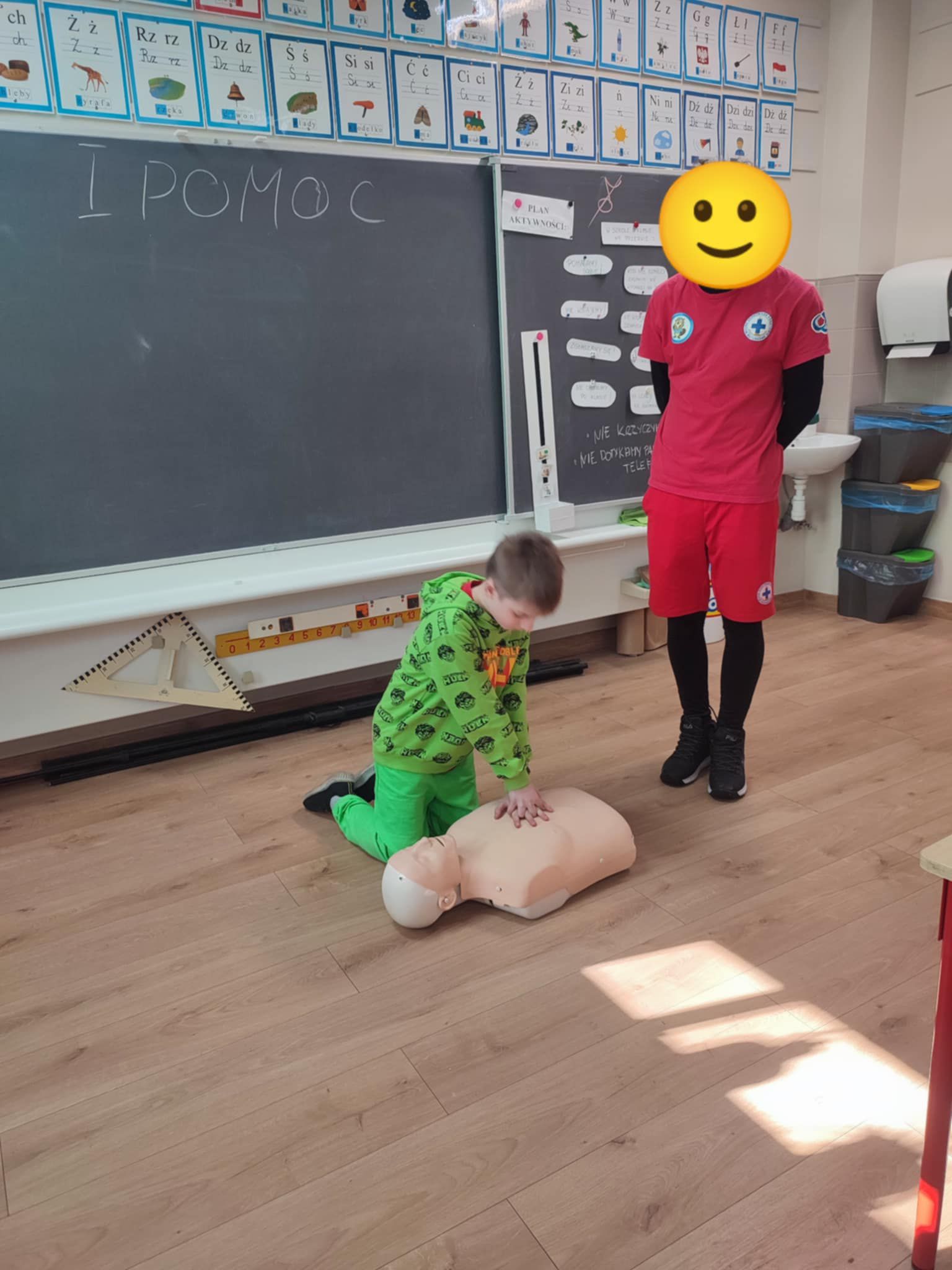 Na zdjęciu widać 2 osoby