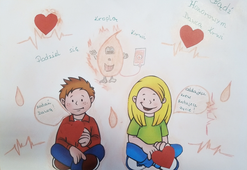 Na środku siedzi dwoje dzieci 