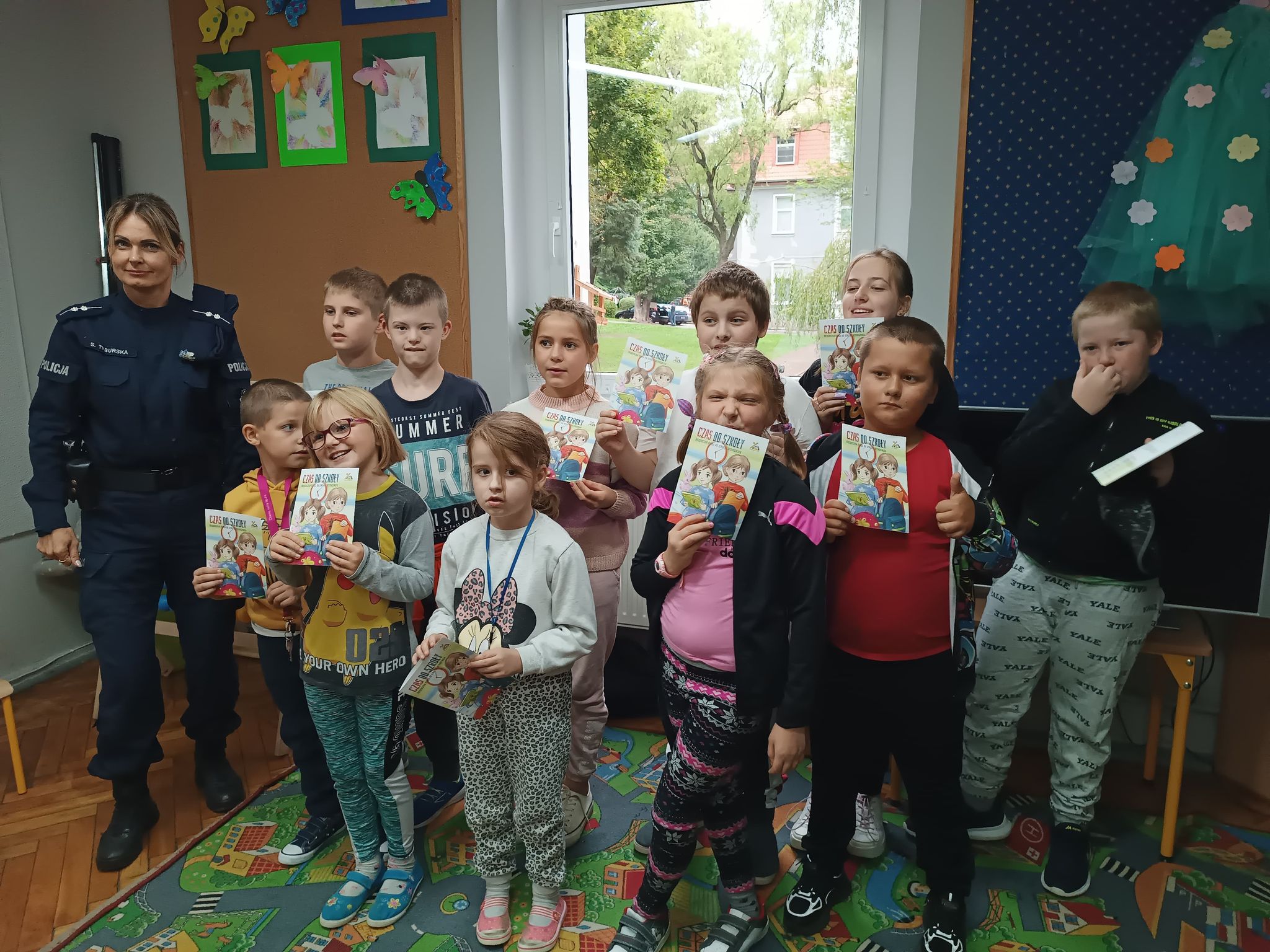 W klasie znajduje się grupa osób 