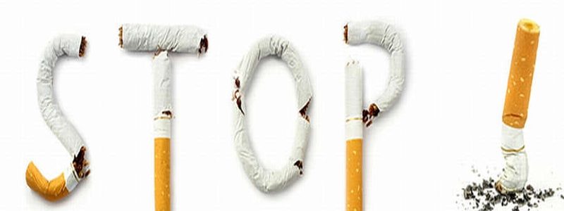 Na środku napis z papierosów - stop