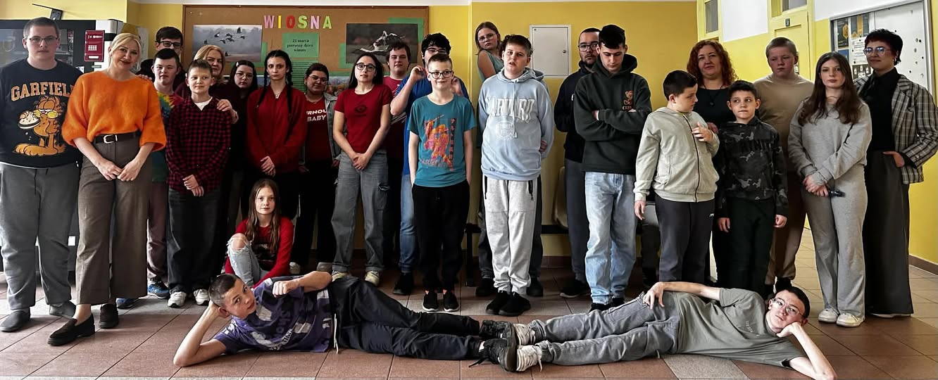 Na obrazku widać osoby